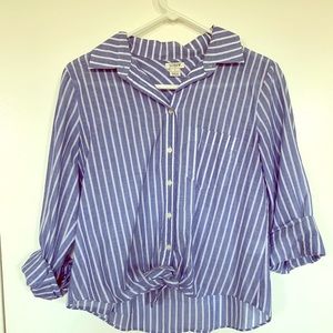 Super cute Shirt with tie knot